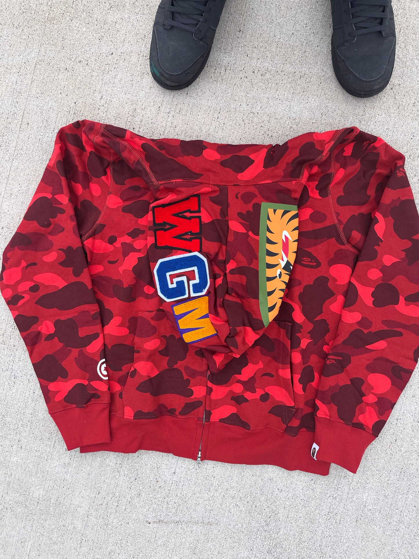 Red bape zip